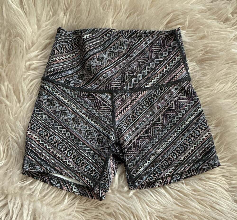 Lululemon Wunder Under High-Rise Short Tribal Pace Multi Size 4 W5BOKS
